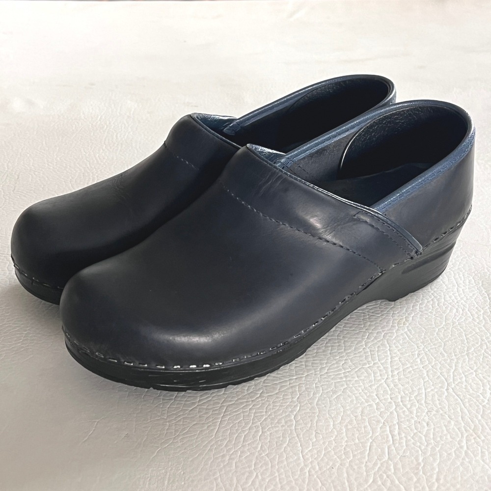 Dansko Professional Clogs Women 39 Navy Blue Leather Nursing Work Shoes Comfort